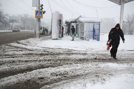 Аномальные снегопады обрушились на США и восток России