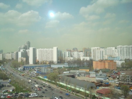 Москвичи напуганы зелеными облаками над столицей