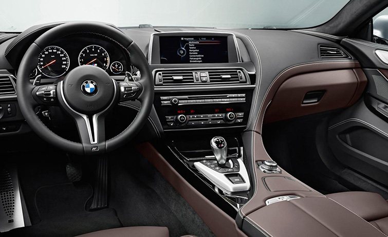 салон гибридного BMW X5